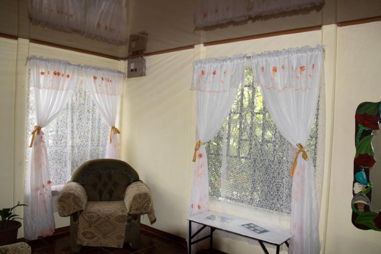 The Corner House Apartment Tortuguero Exterior photo
